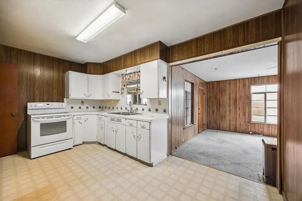 458 Basswood Drive San Antonio TX 78213