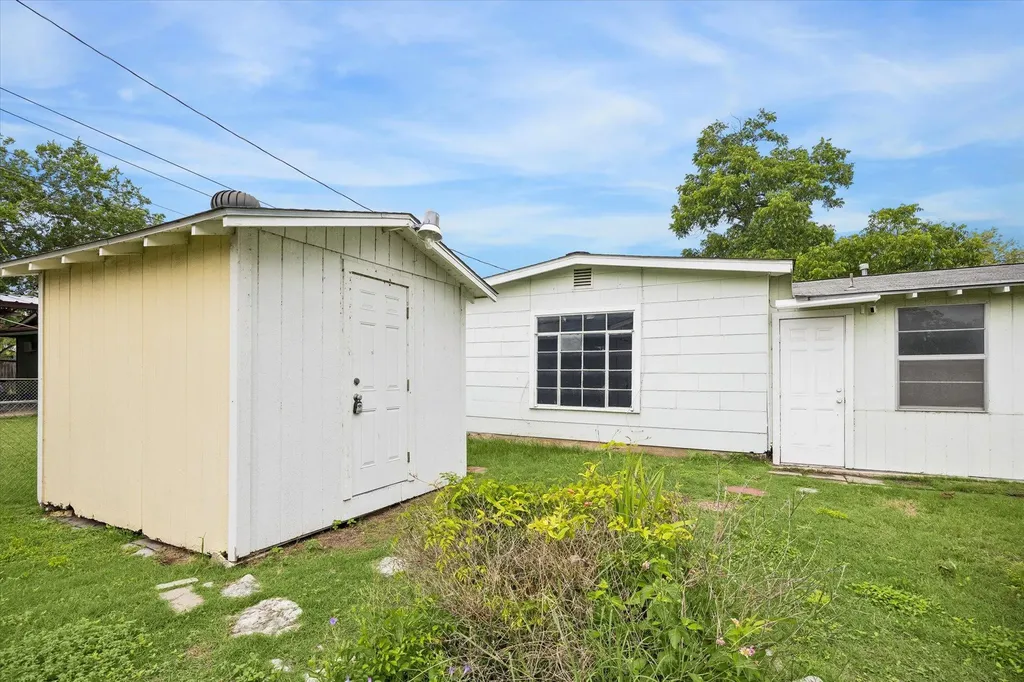 458 Basswood Drive San Antonio TX 78213