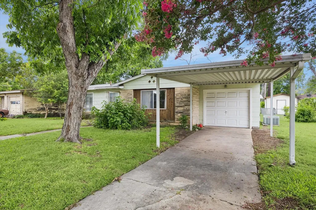 458 Basswood Drive San Antonio TX 78213