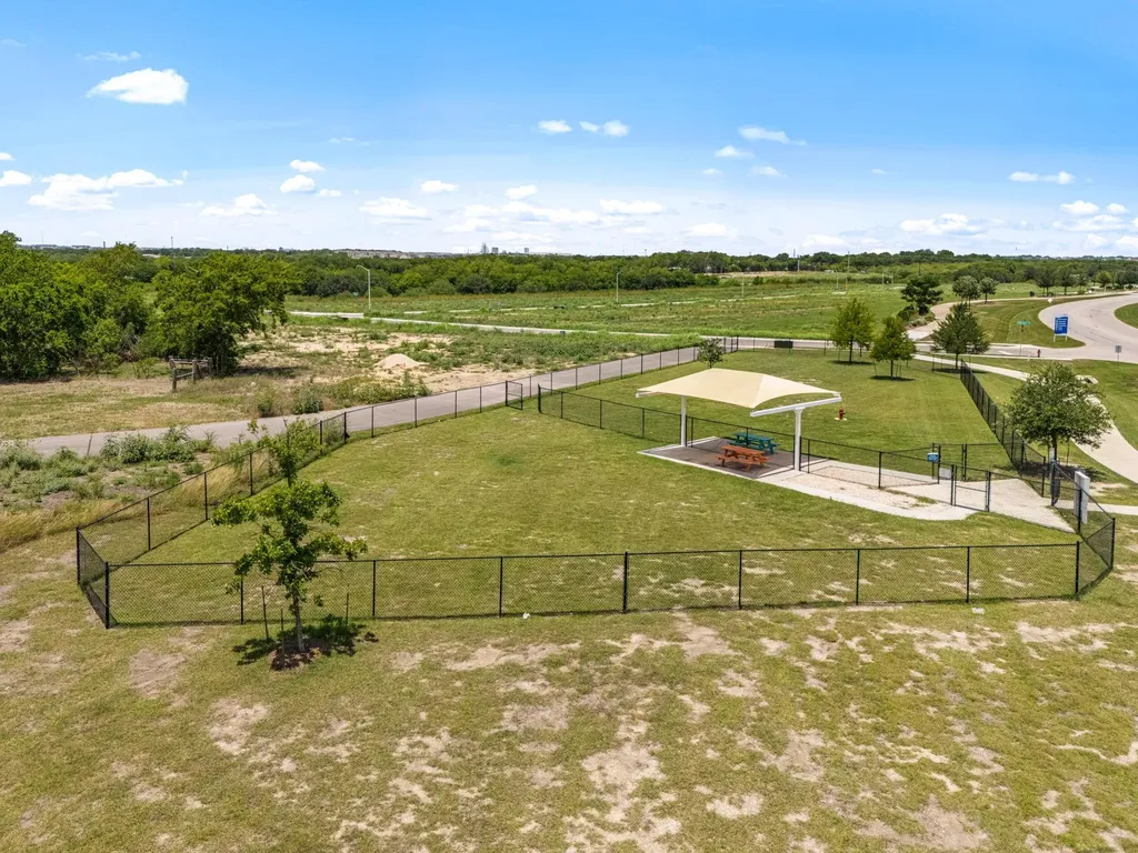 204 Backstays Loop Kyle TX 78640