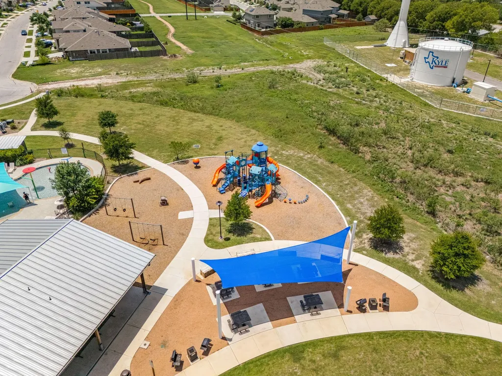 204 Backstays Loop Kyle TX 78640