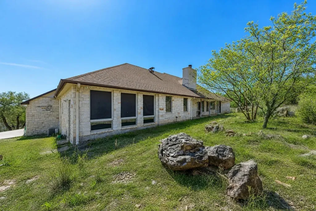 330 Juniper Trail Kingsland TX 78639