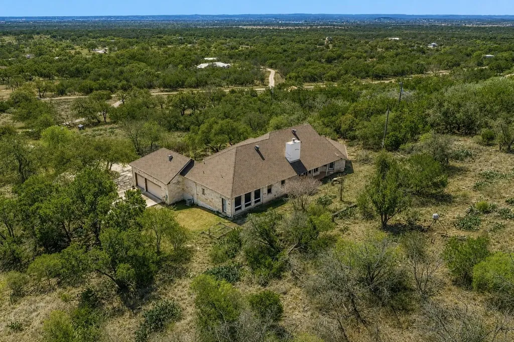 330 Juniper Trail Kingsland TX 78639