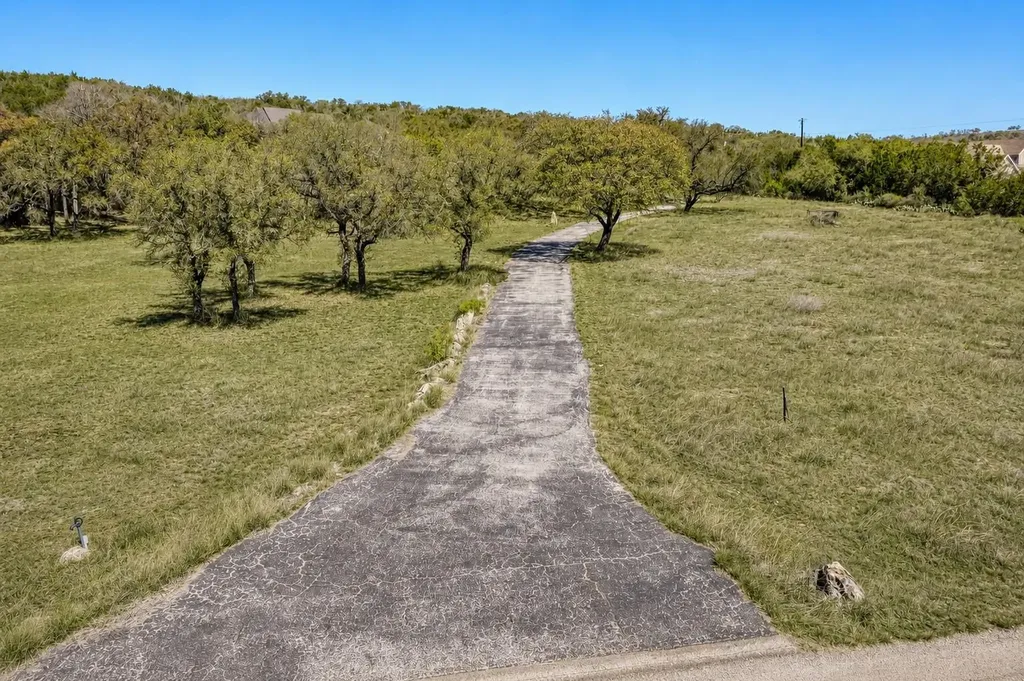 330 Juniper Trail Kingsland TX 78639