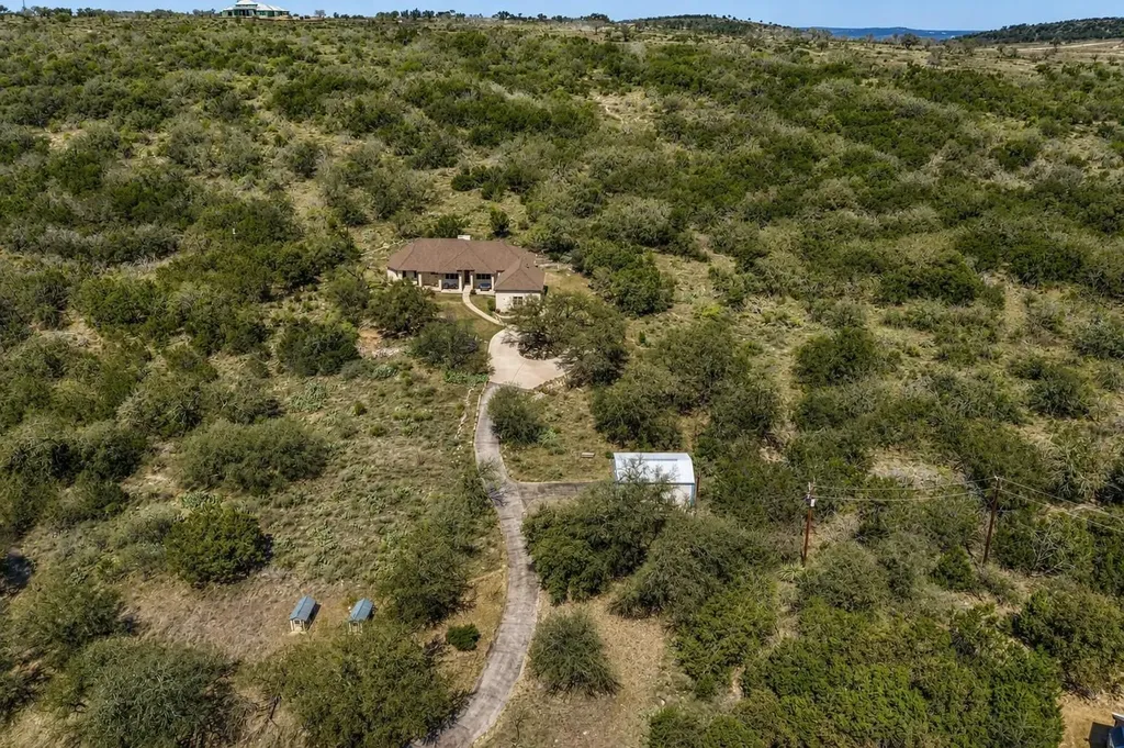 330 Juniper Trail Kingsland TX 78639