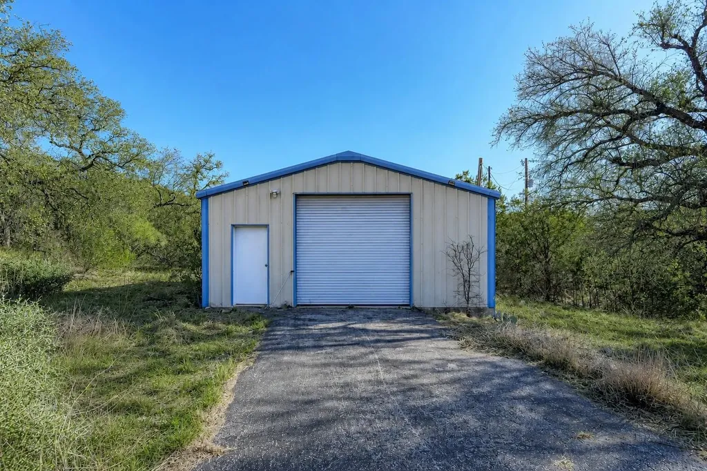 330 Juniper Trail Kingsland TX 78639