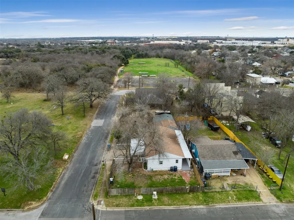 901 Valdez Street Austin TX 78741