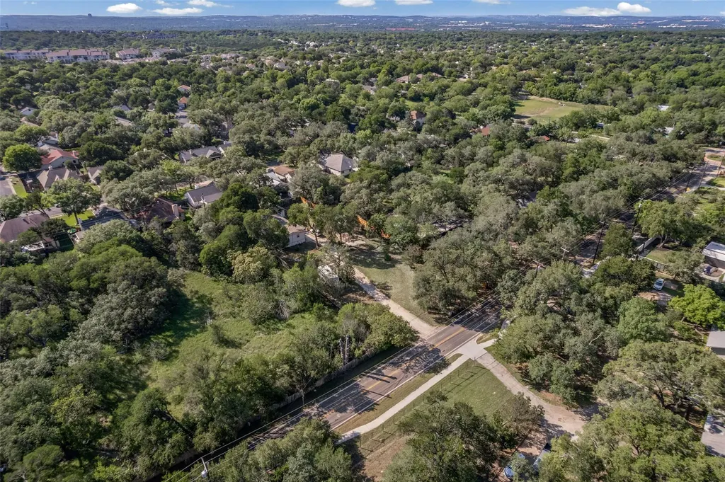 8802 Leo Street Austin TX 78745