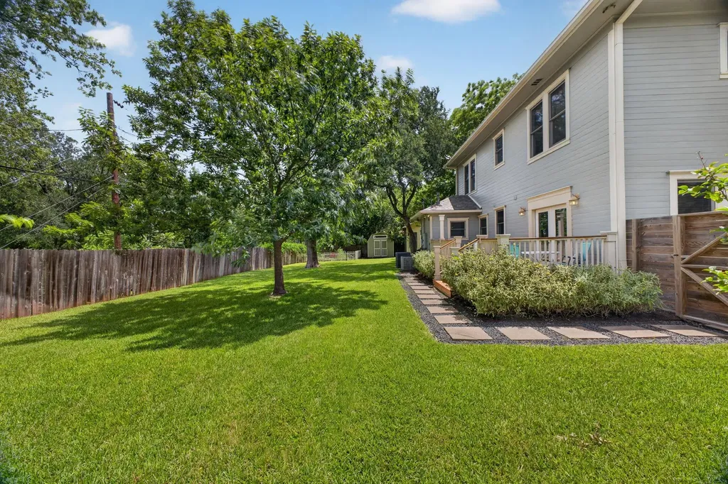 1104 E Liberty Avenue Round Rock TX 78664