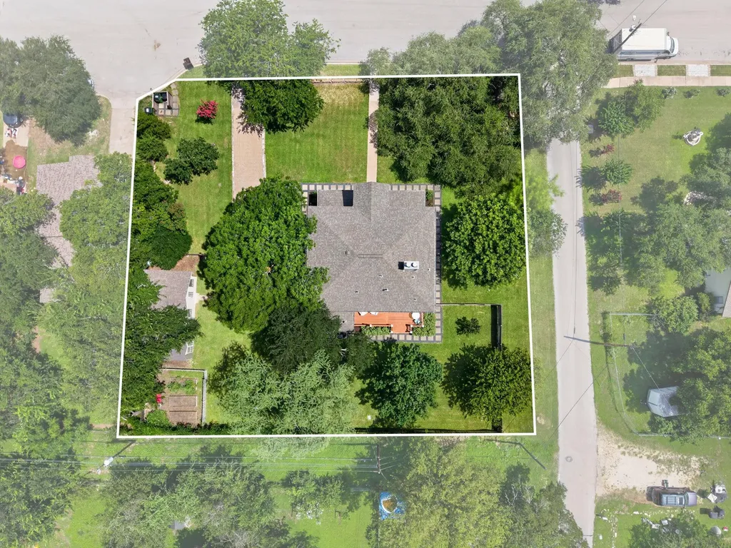 1104 E Liberty Avenue Round Rock TX 78664