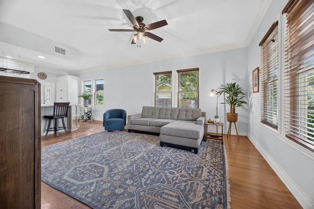 1104 E Liberty Avenue Round Rock TX 78664
