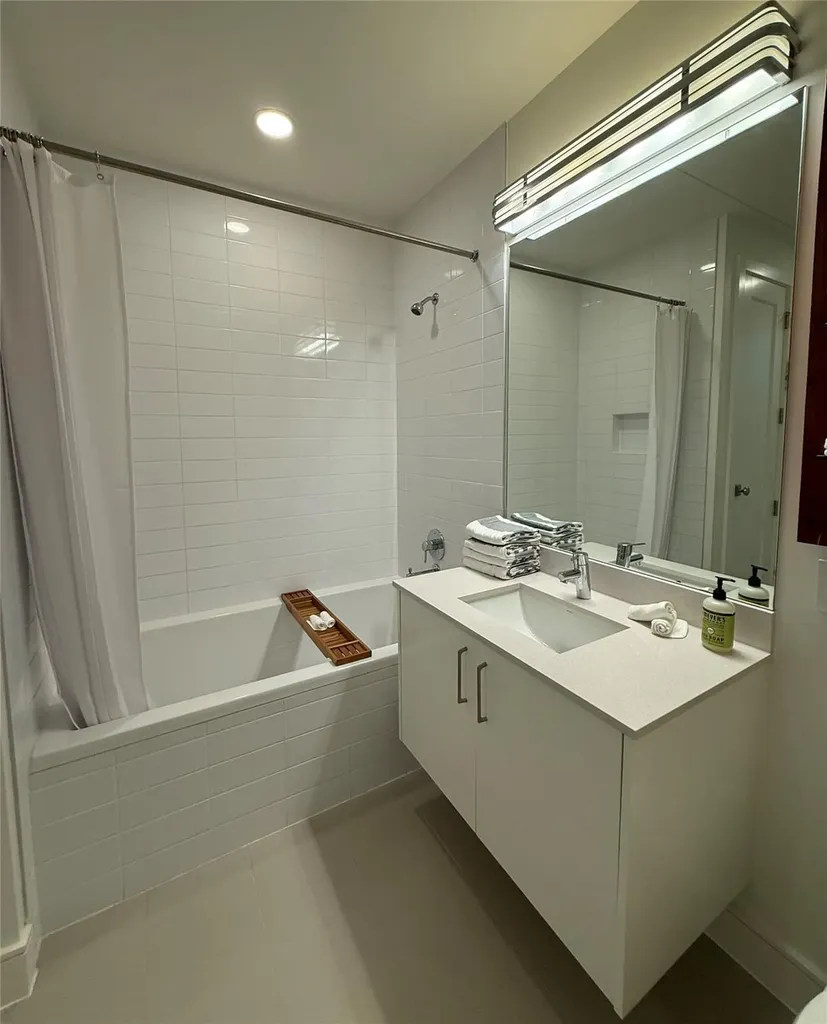 222 West Avenue Austin TX 78701