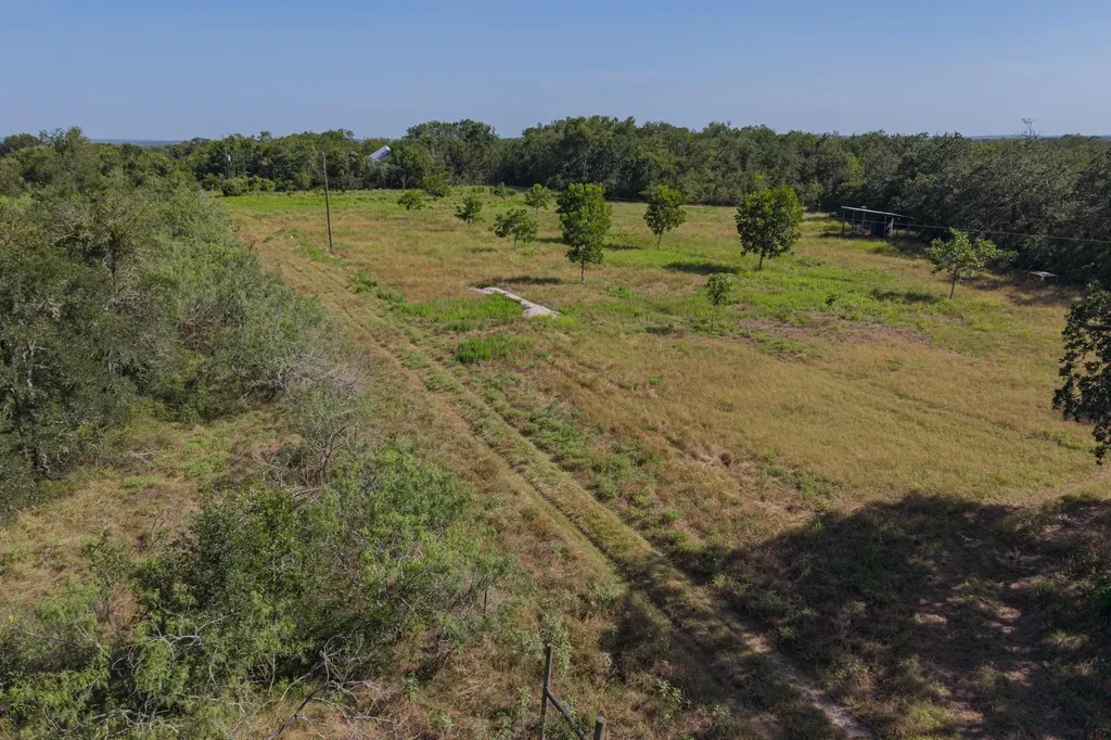 4791 County Road 473 Elgin TX 78621