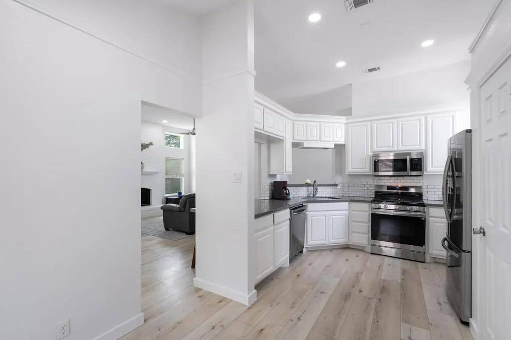 2208 Mimosa Trail Round Rock TX 78664