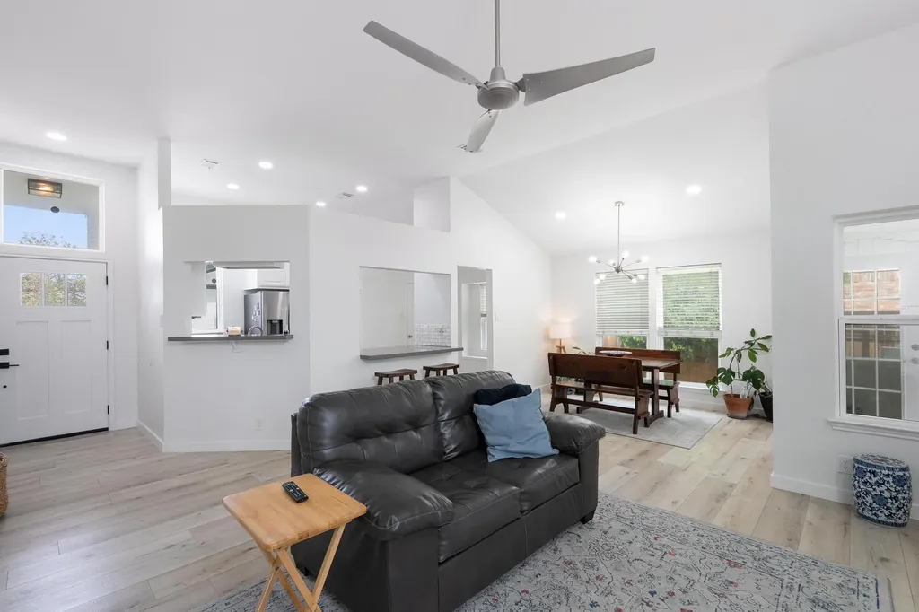 2208 Mimosa Trail Round Rock TX 78664