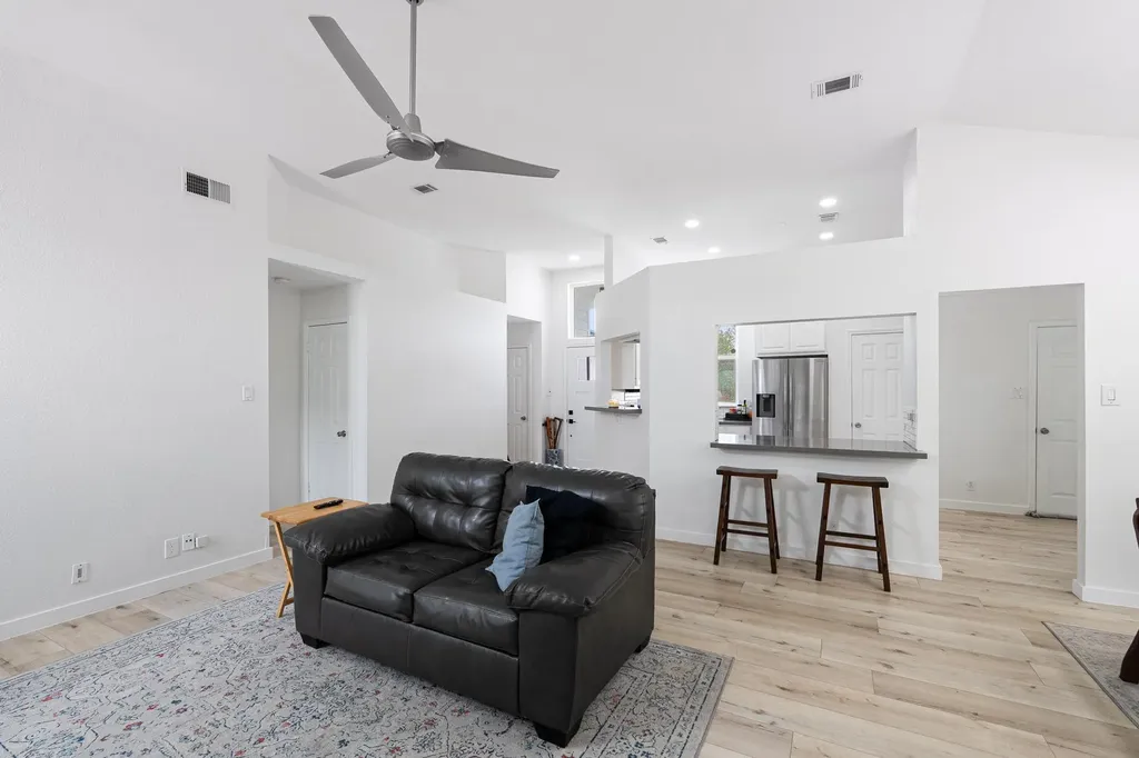 2208 Mimosa Trail Round Rock TX 78664