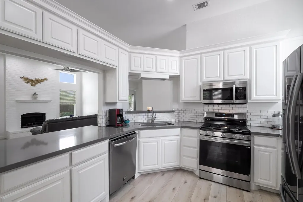 2208 Mimosa Trail Round Rock TX 78664