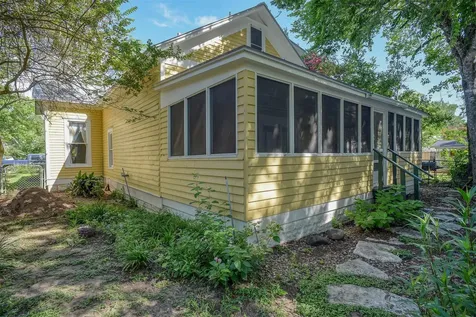 602 Mills Street Smithville TX 78957