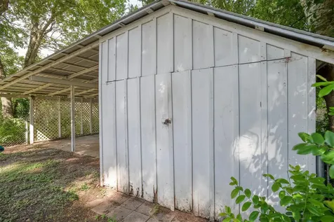 602 Mills Street Smithville TX 78957
