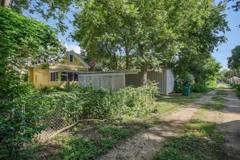 602 Mills Street Smithville TX 78957