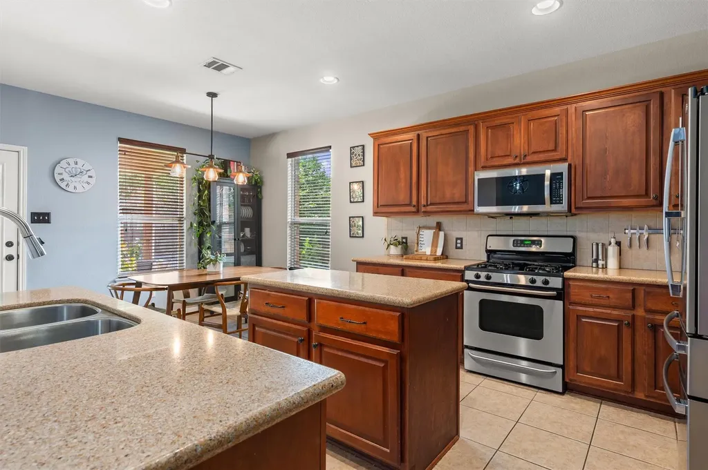 112 Justin Leonard Drive Round Rock TX 78664