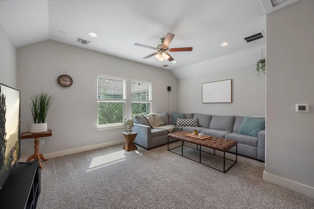 5409 Fox Wing Way Austin TX 78747