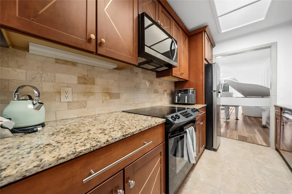 7162 Chimney Corners Austin TX 78731