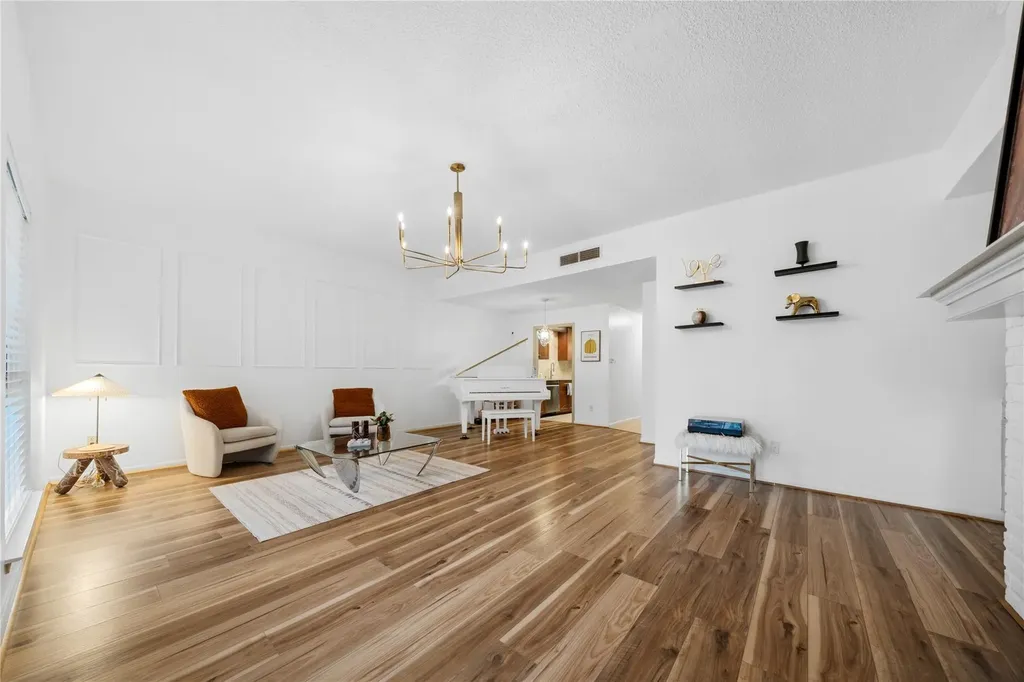 7162 Chimney Corners Austin TX 78731