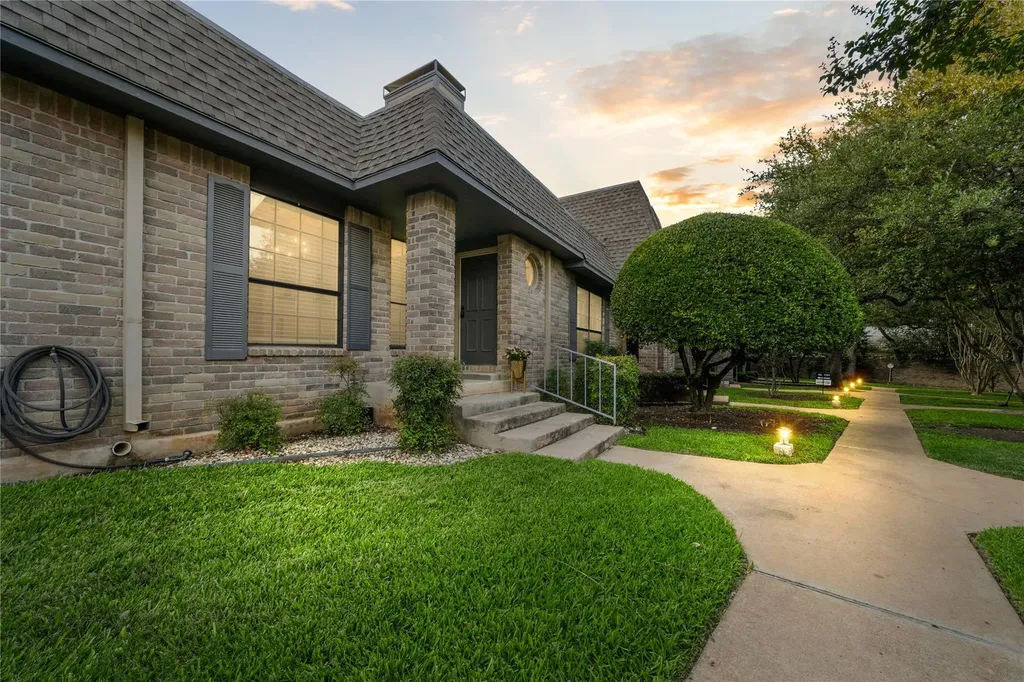 7162 Chimney Corners Austin TX 78731