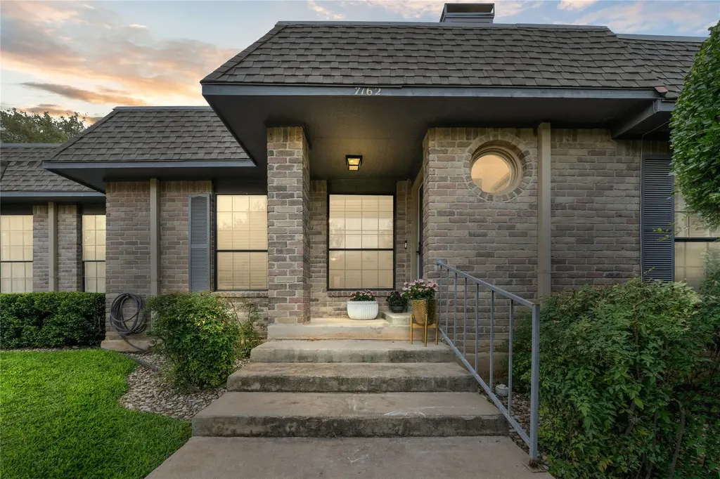 7162 Chimney Corners Austin TX 78731
