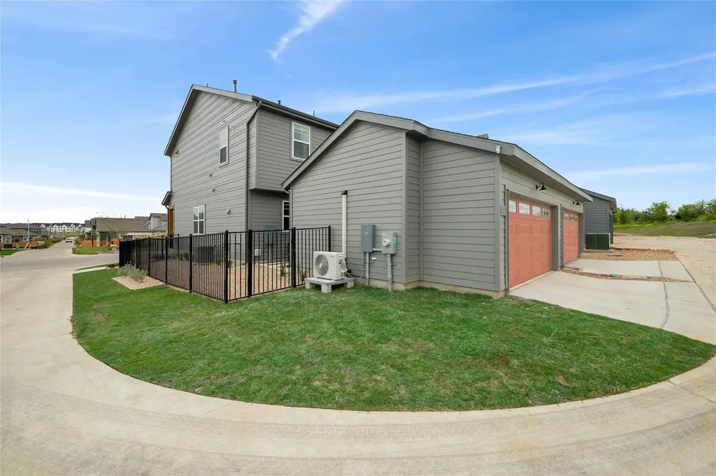 5804 Rotunda View Austin TX 78747