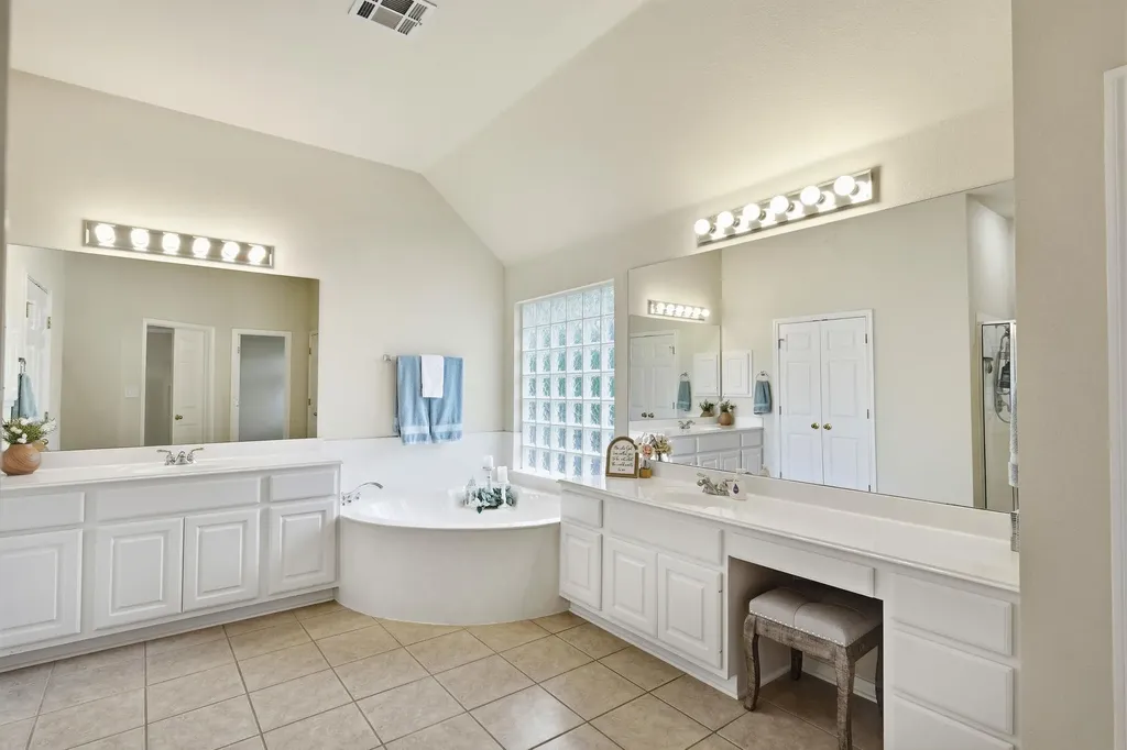 2701 Michelle Lynne Cove Round Rock TX 78681