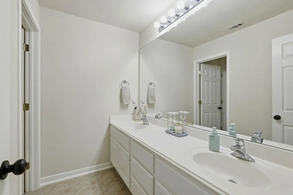 2701 Michelle Lynne Cove Round Rock TX 78681
