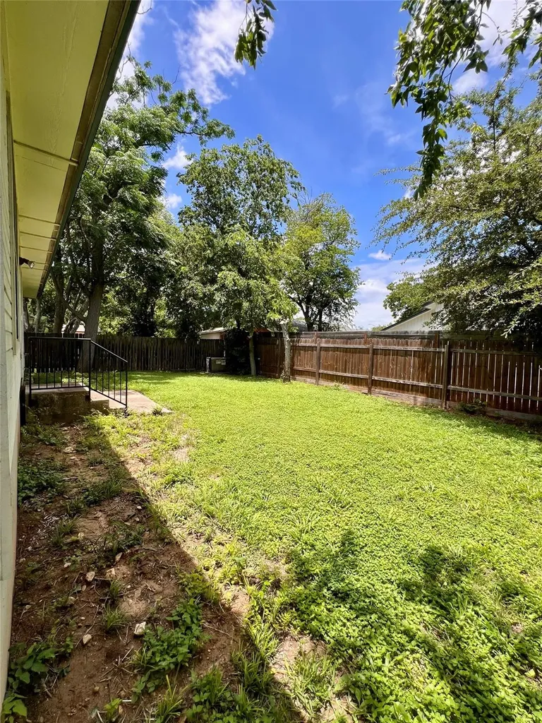5404 China Berry Road Austin TX 78744