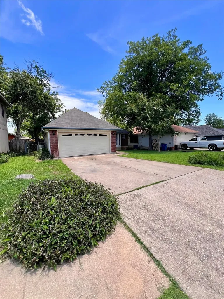 5404 China Berry Road Austin TX 78744