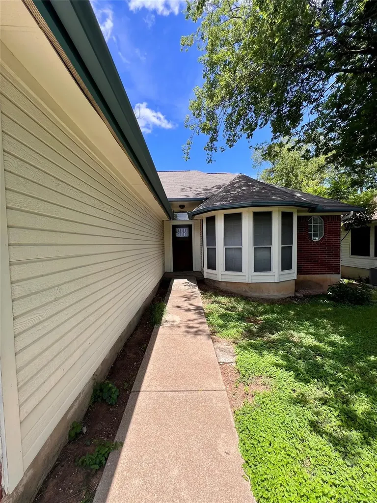 5404 China Berry Road Austin TX 78744