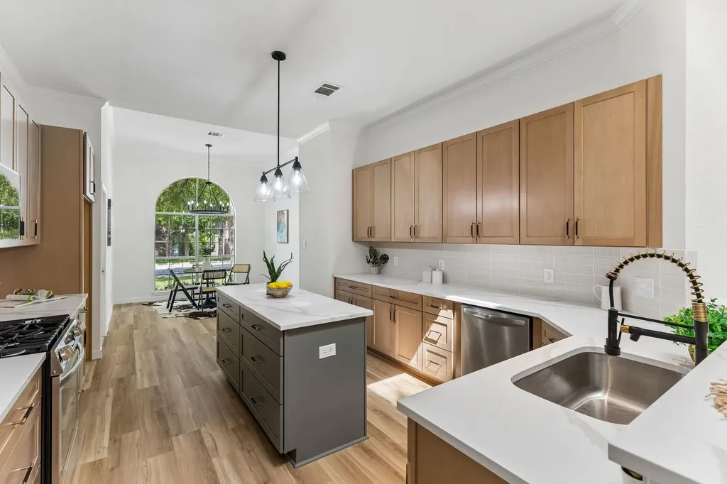 1000 Oaklands Drive Round Rock TX 78681