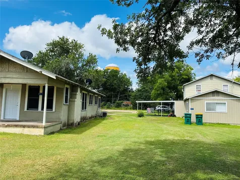 927 & 937 N Franklin Street La Grange TX 78945