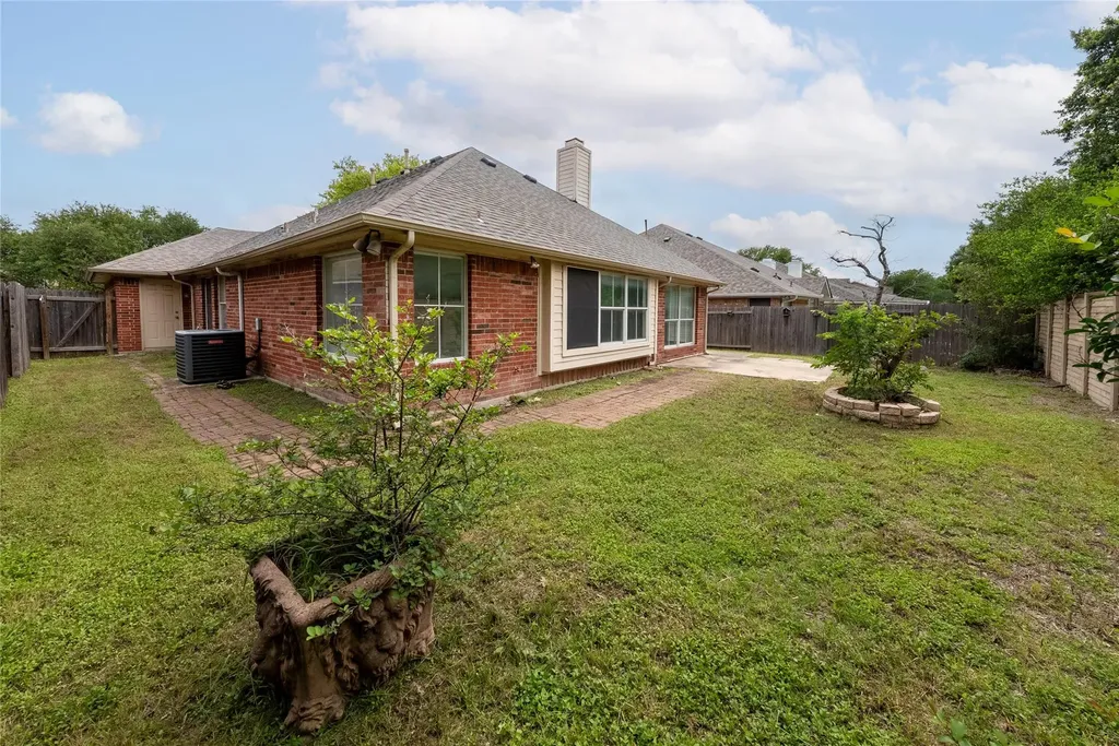 1853 Dapplegrey Lane Austin TX 78727