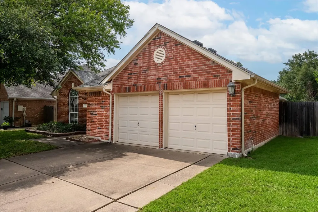 1853 Dapplegrey Lane Austin TX 78727