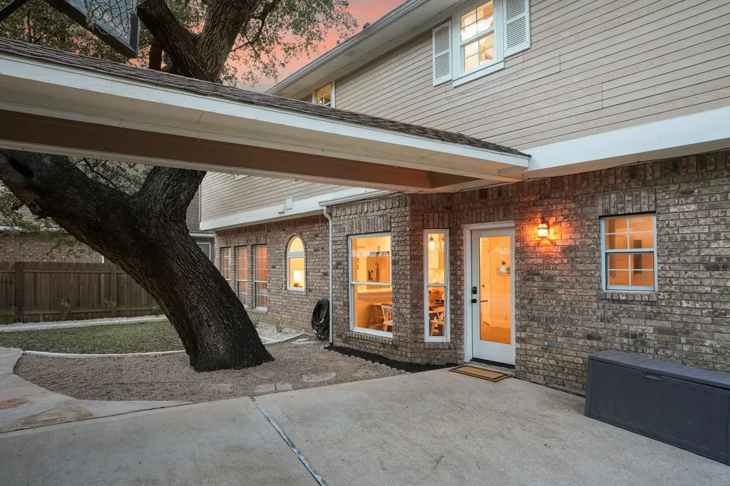 10604 Ames Lane Austin TX 78739