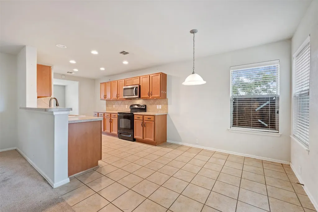 301 Lark Street Leander TX 78641