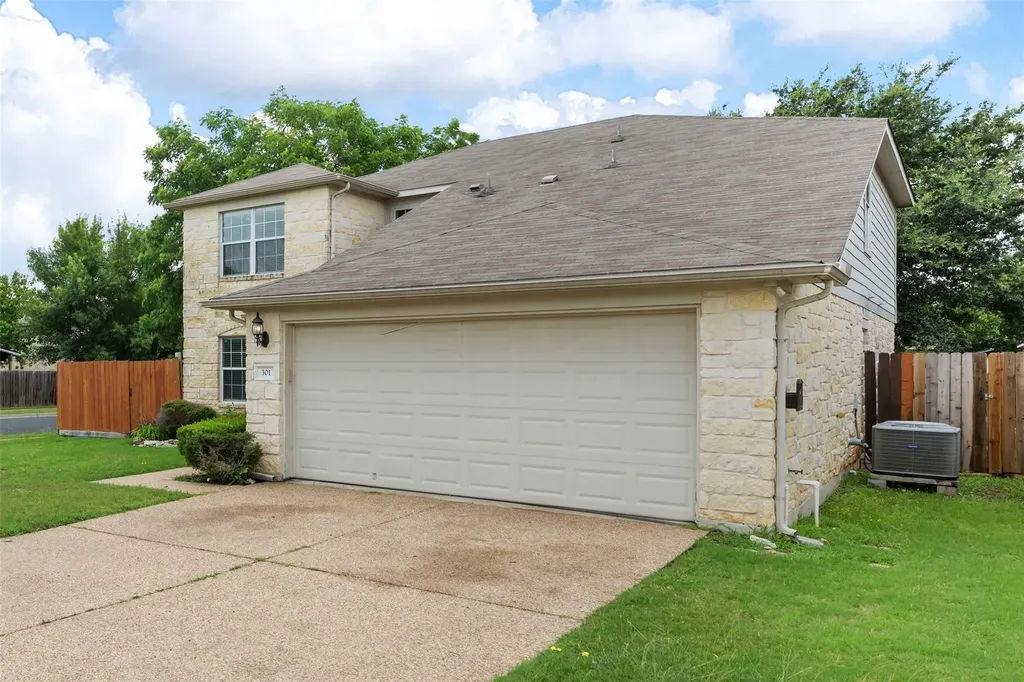301 Lark Street Leander TX 78641