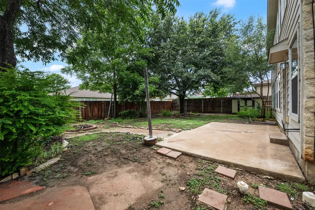 301 Lark Street Leander TX 78641