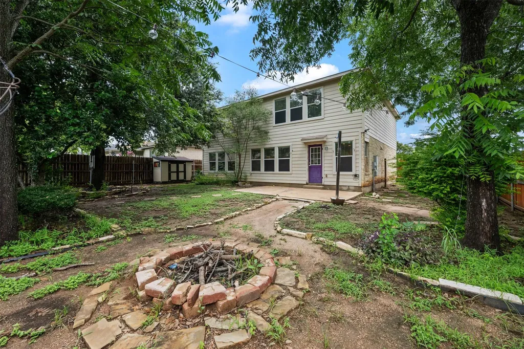 301 Lark Street Leander TX 78641
