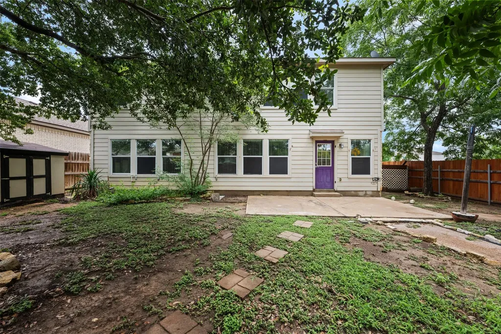 301 Lark Street Leander TX 78641