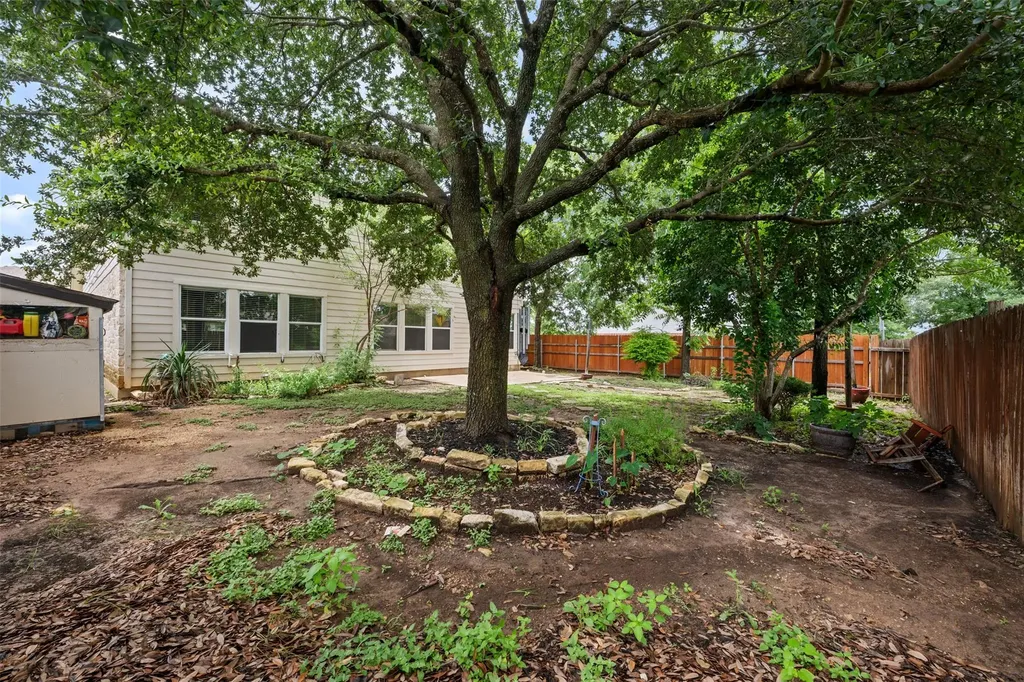 301 Lark Street Leander TX 78641