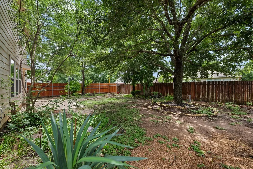 301 Lark Street Leander TX 78641