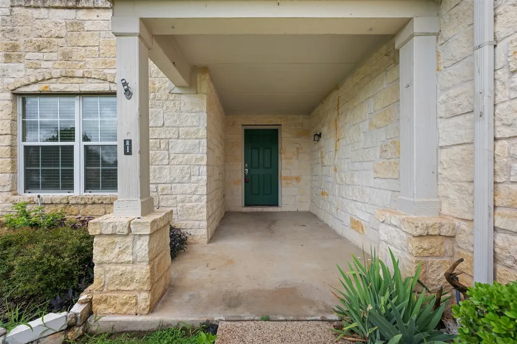 301 Lark Street Leander TX 78641