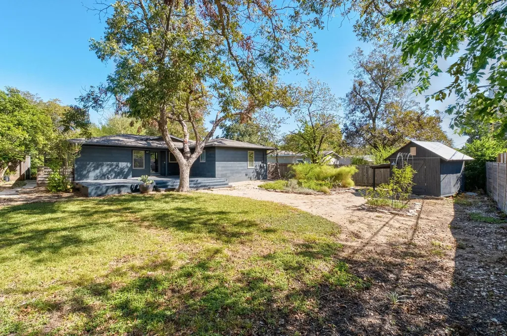 1303 Glencrest Drive Austin TX 78723